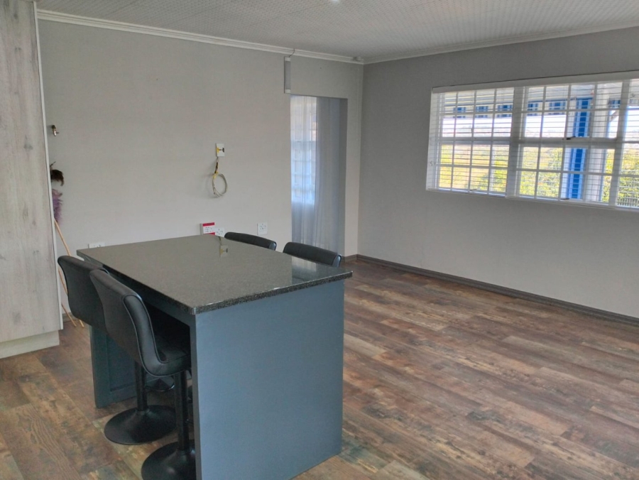 2 Bedroom Property for Sale in Stasieweg Western Cape